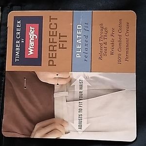 Mens Timber Creek by Wrangler Perfect Fit pleated black pants - 46x29